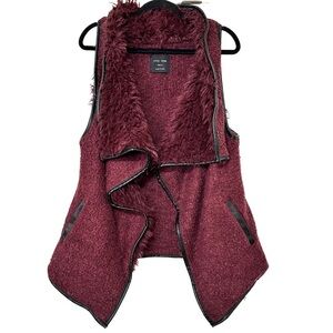 Love Tree Burgundy Faux Fur Trim Cozy Open Front Teddy Look Waterfall Vest Sz M